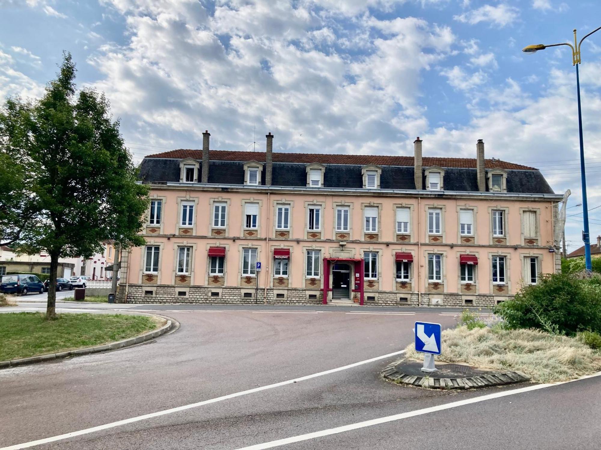 Hotel De Champagne 2*